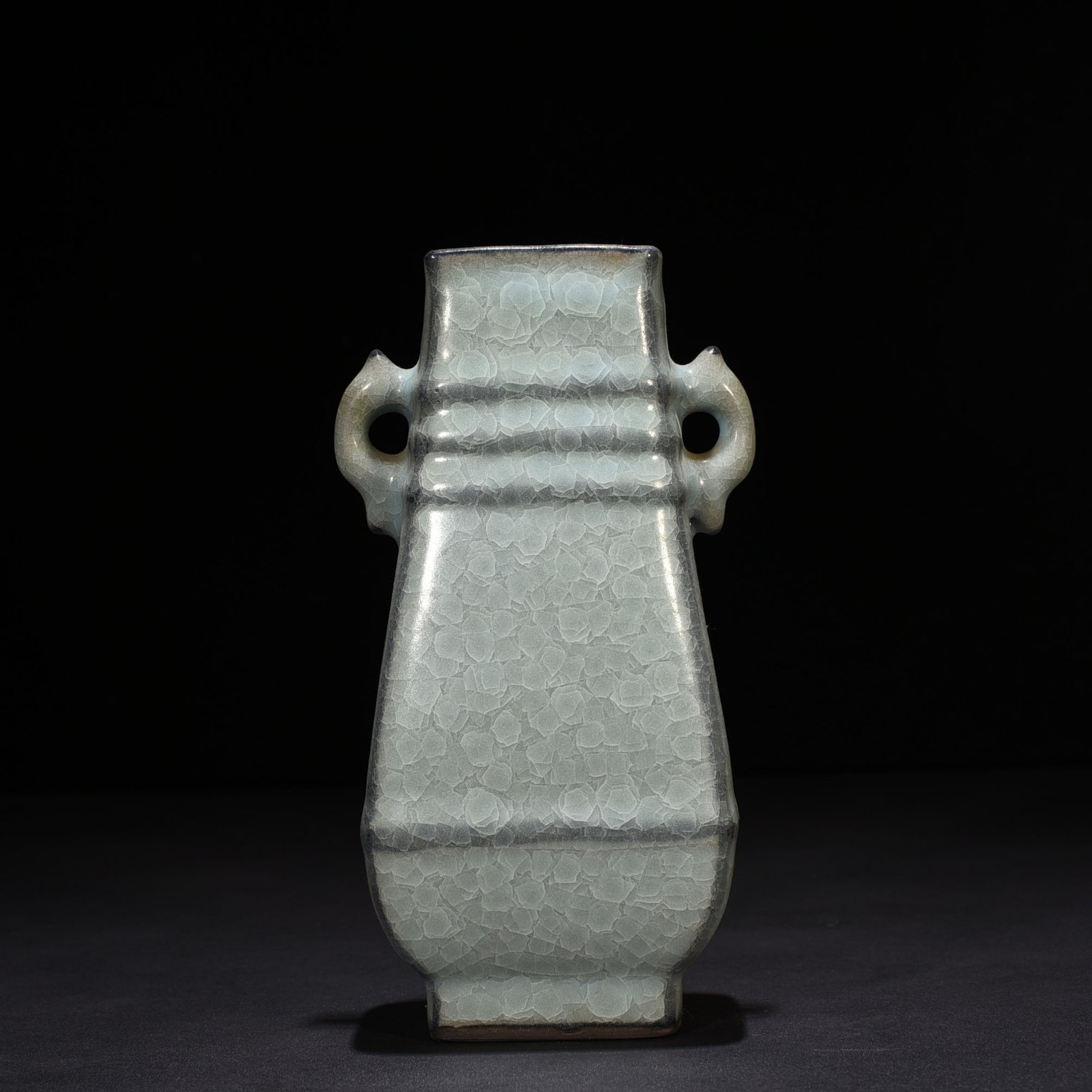 Song Dynasty Guan Kiln ice cracked double-eared square vase