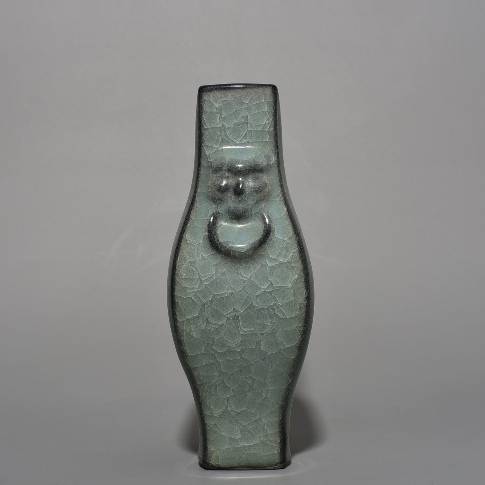 Song Dynasty Guan Kiln Ice Cracked Square Vase