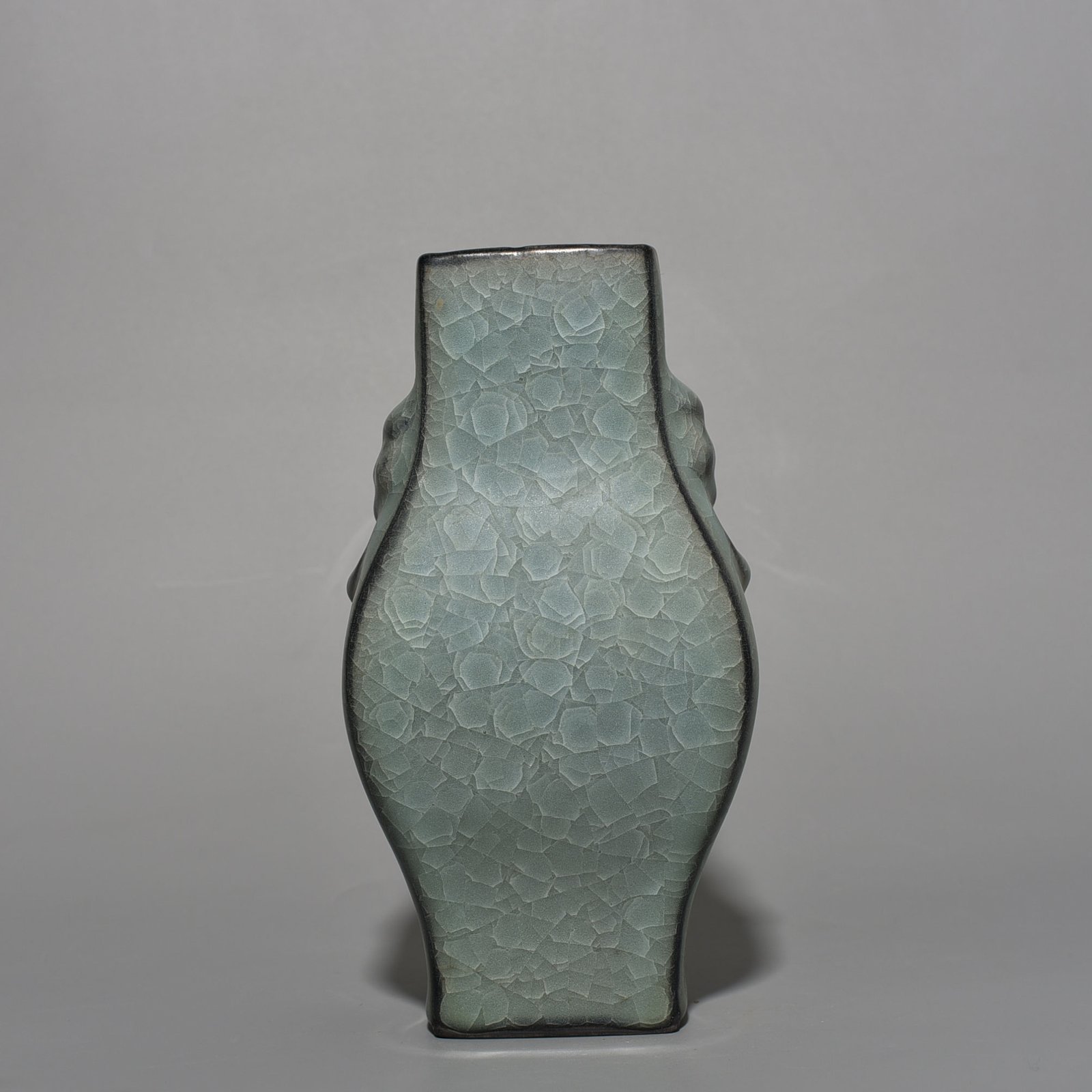 Song Dynasty Guan Kiln Ice Cracked Square Vase