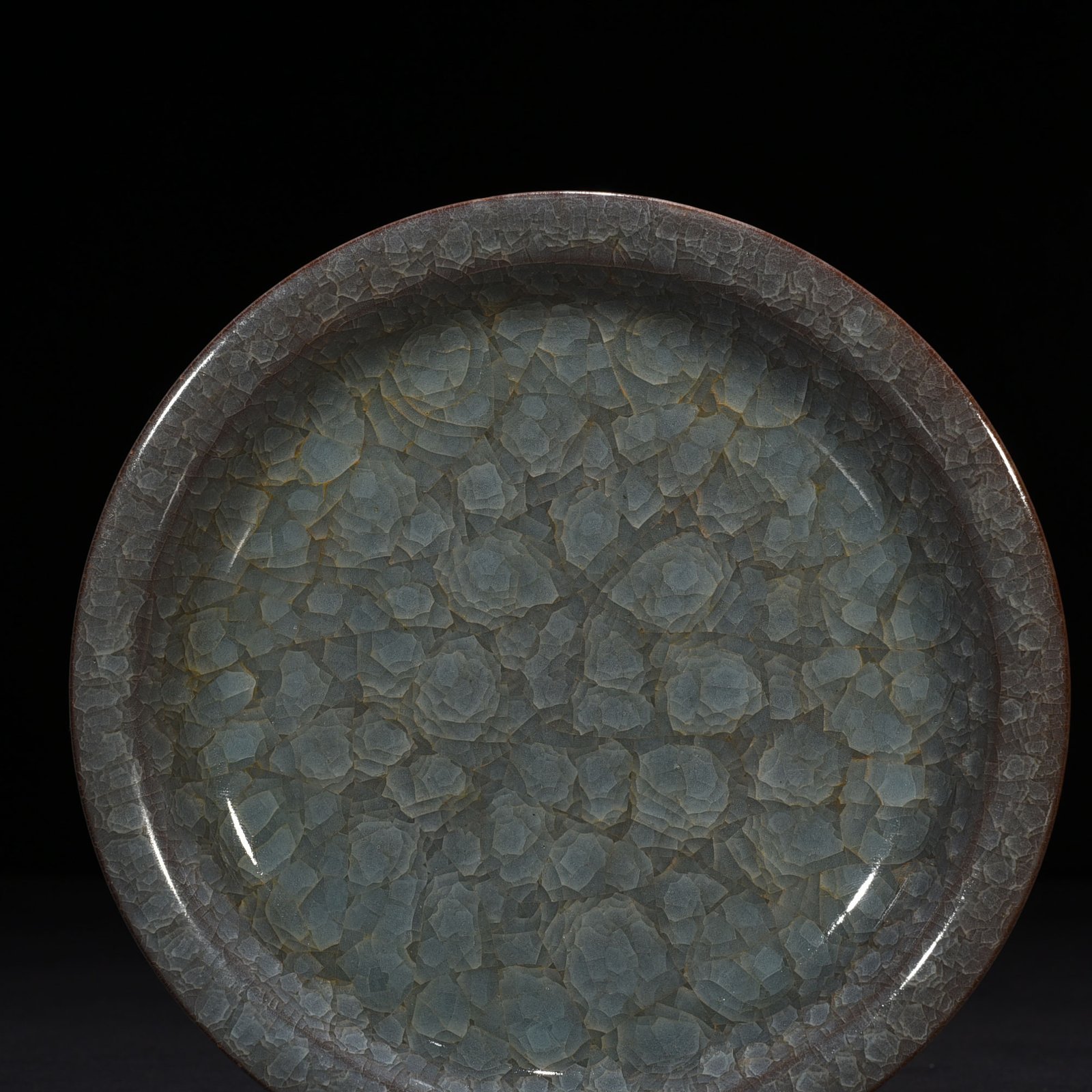 Song Dynasty Guan kiln ice cracked edge plate