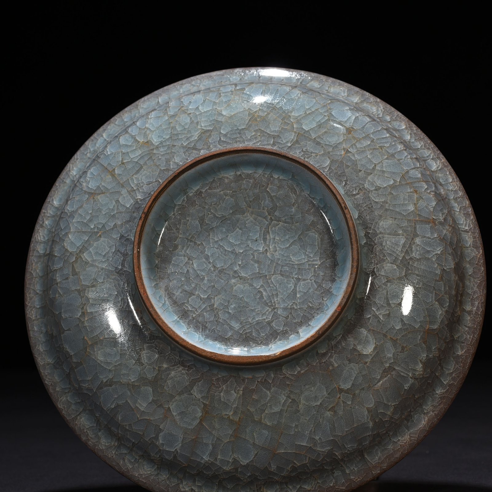 Song Dynasty Guan kiln ice cracked edge plate