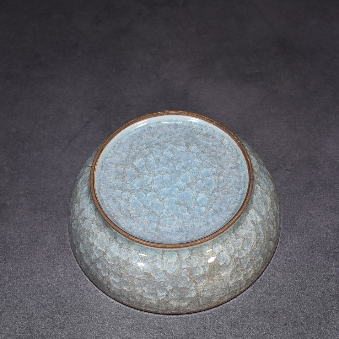 Song Dynasty Guan Kiln Ice Crack Wash