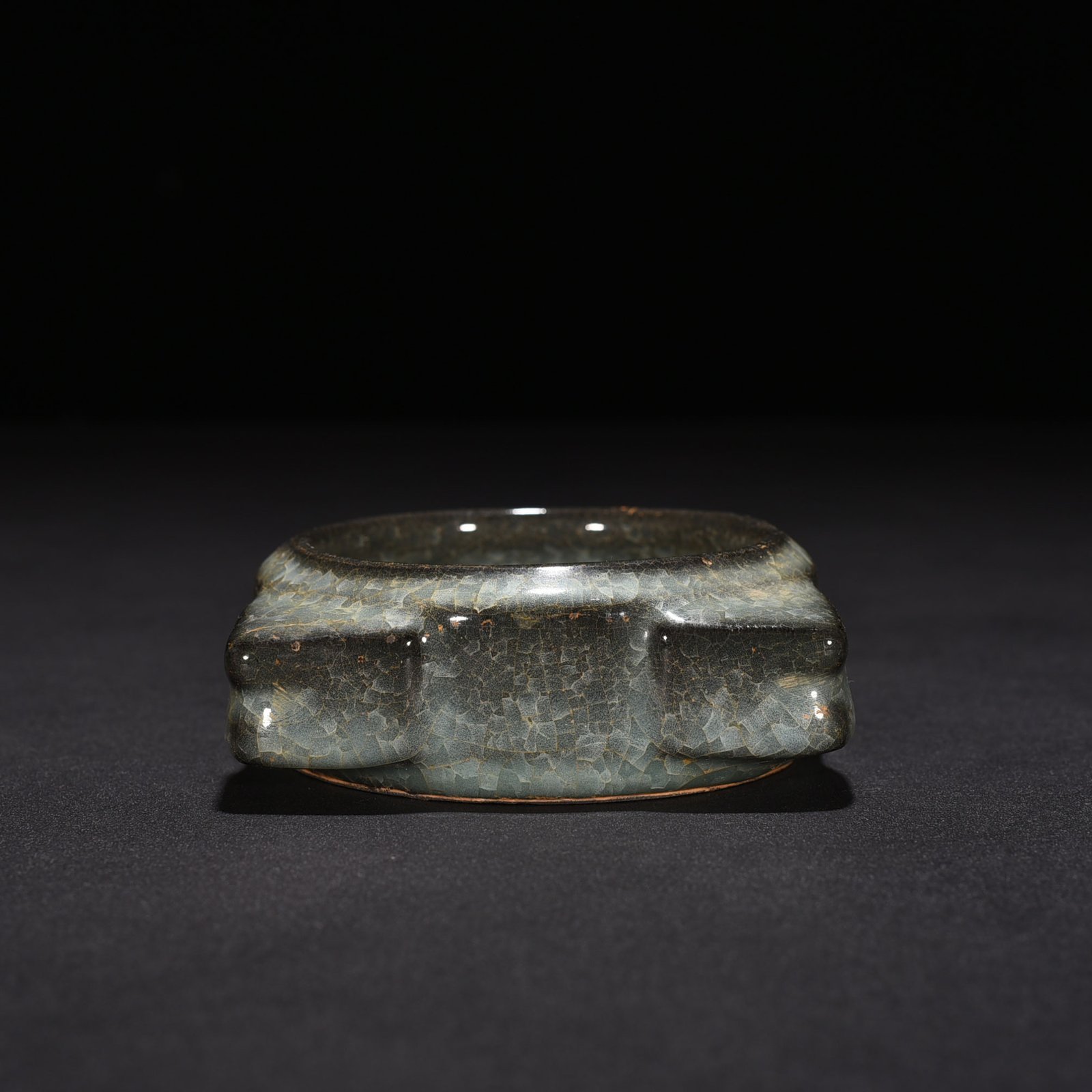Song Dynasty Guan Kiln Ice Crack Cong Washer