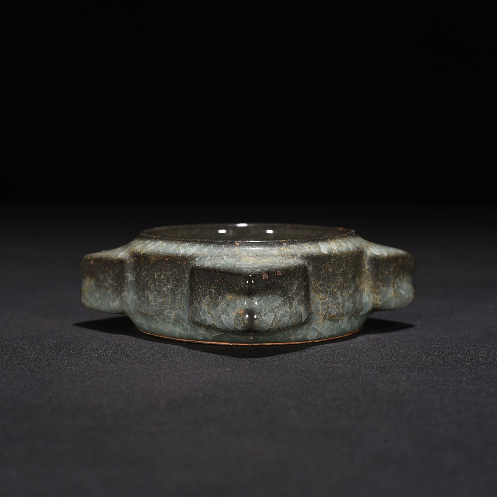 Song Dynasty Guan Kiln Ice Crack Cong Washer