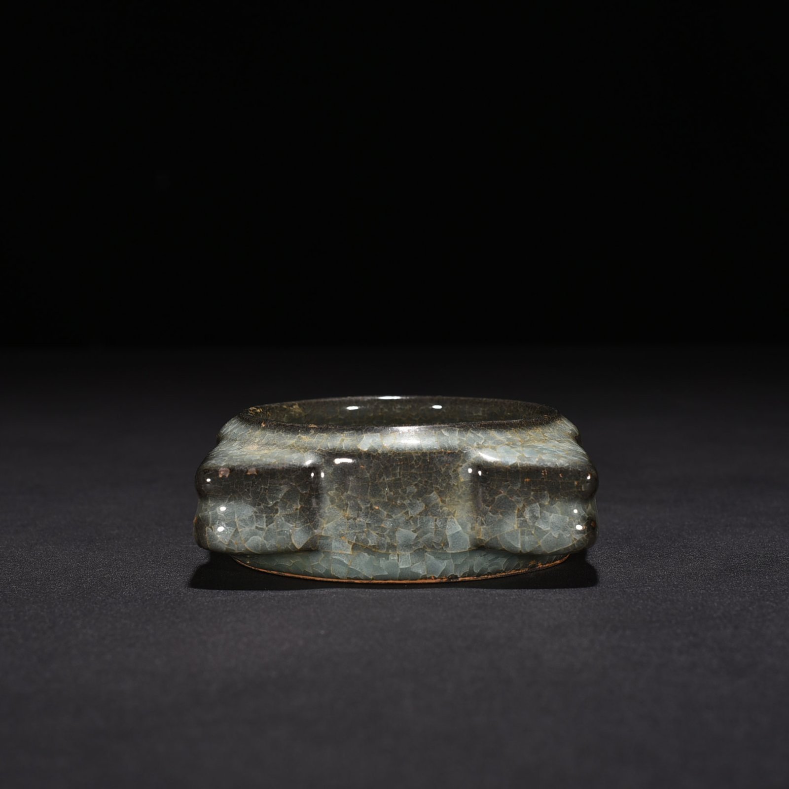 Song Dynasty Guan Kiln Ice Crack Cong Washer