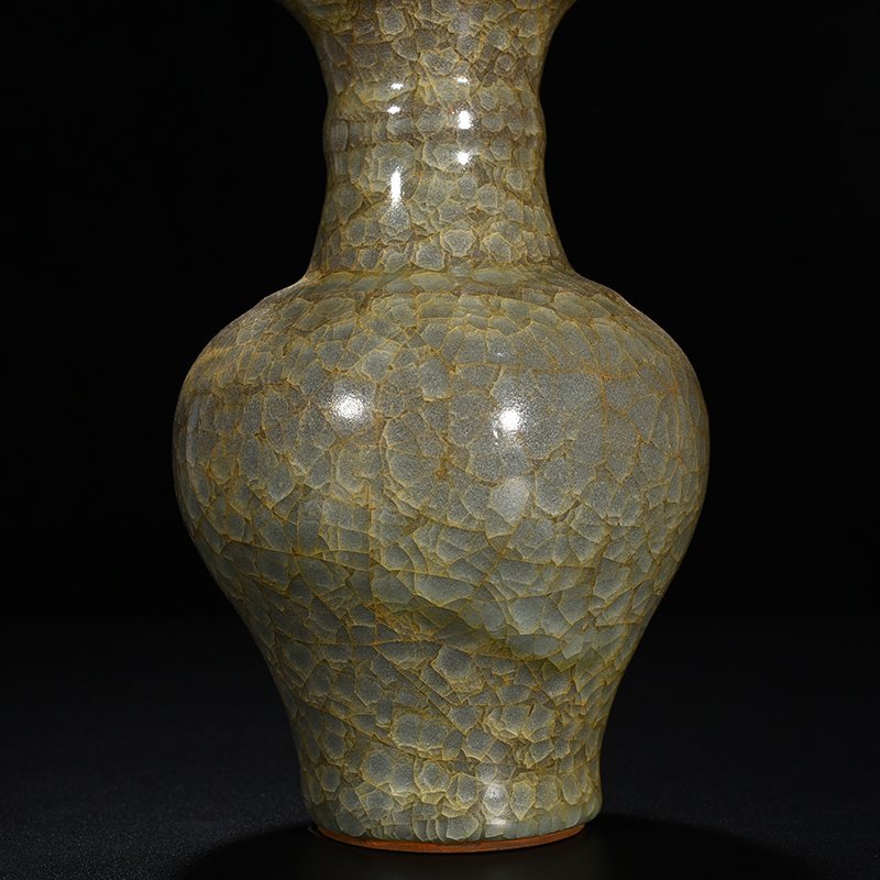 Song Dynasty Guan ice cracked flower goblet