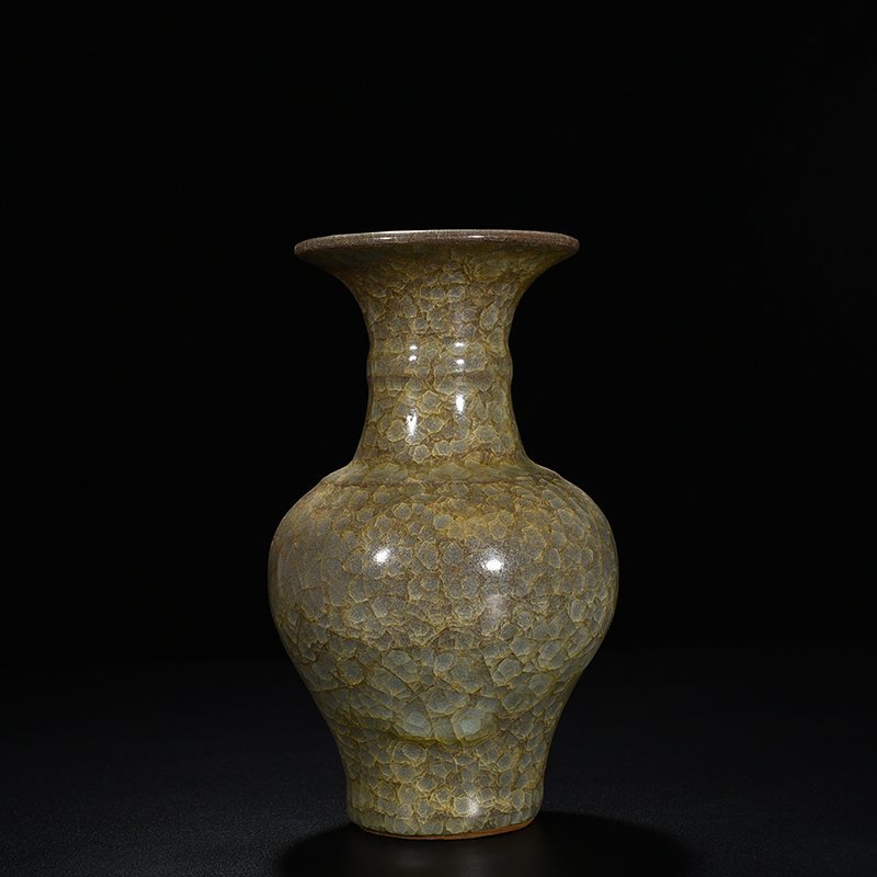 Song Dynasty Guan ice cracked flower goblet