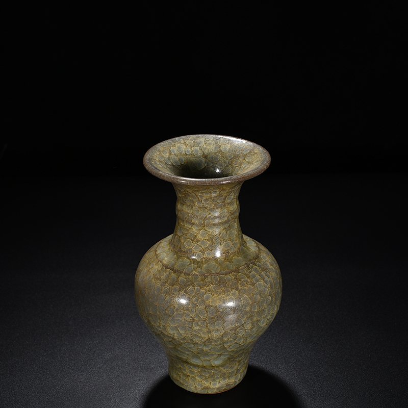 Song Dynasty Guan ice cracked flower goblet