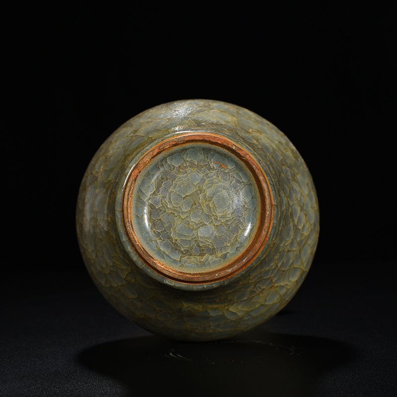 Song Dynasty Guan ice cracked flower goblet