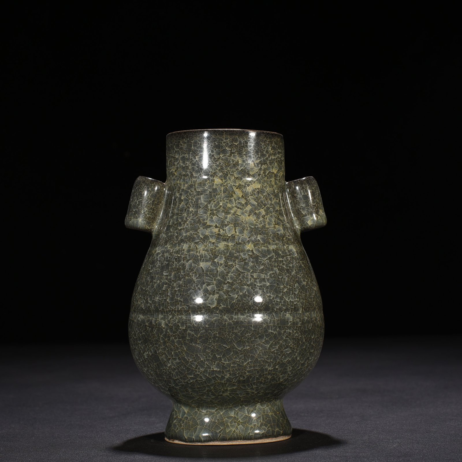 Song Dynasty kiln ice cracked through-ear vase