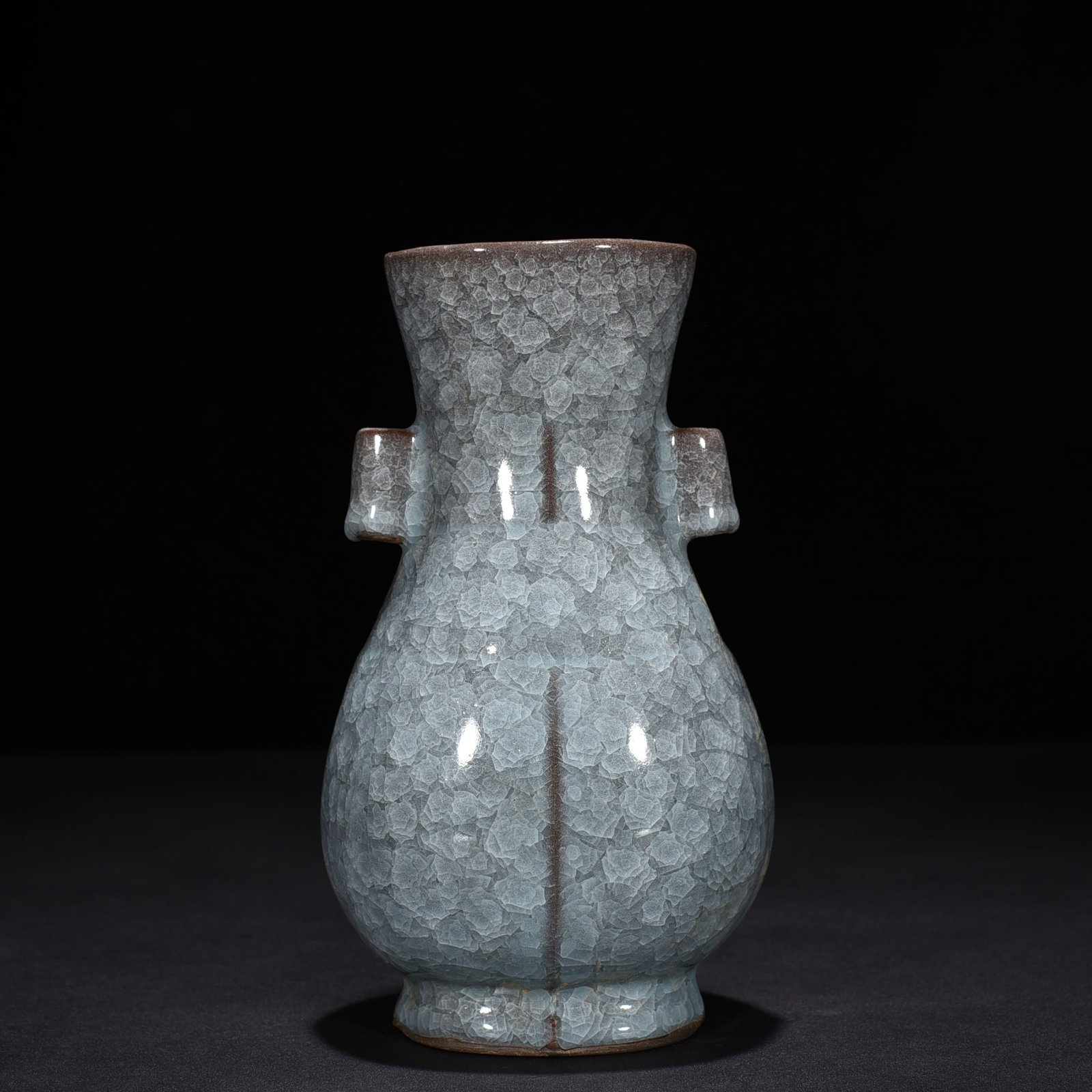 Song Dynasty kiln ice cracked through-ear bottle