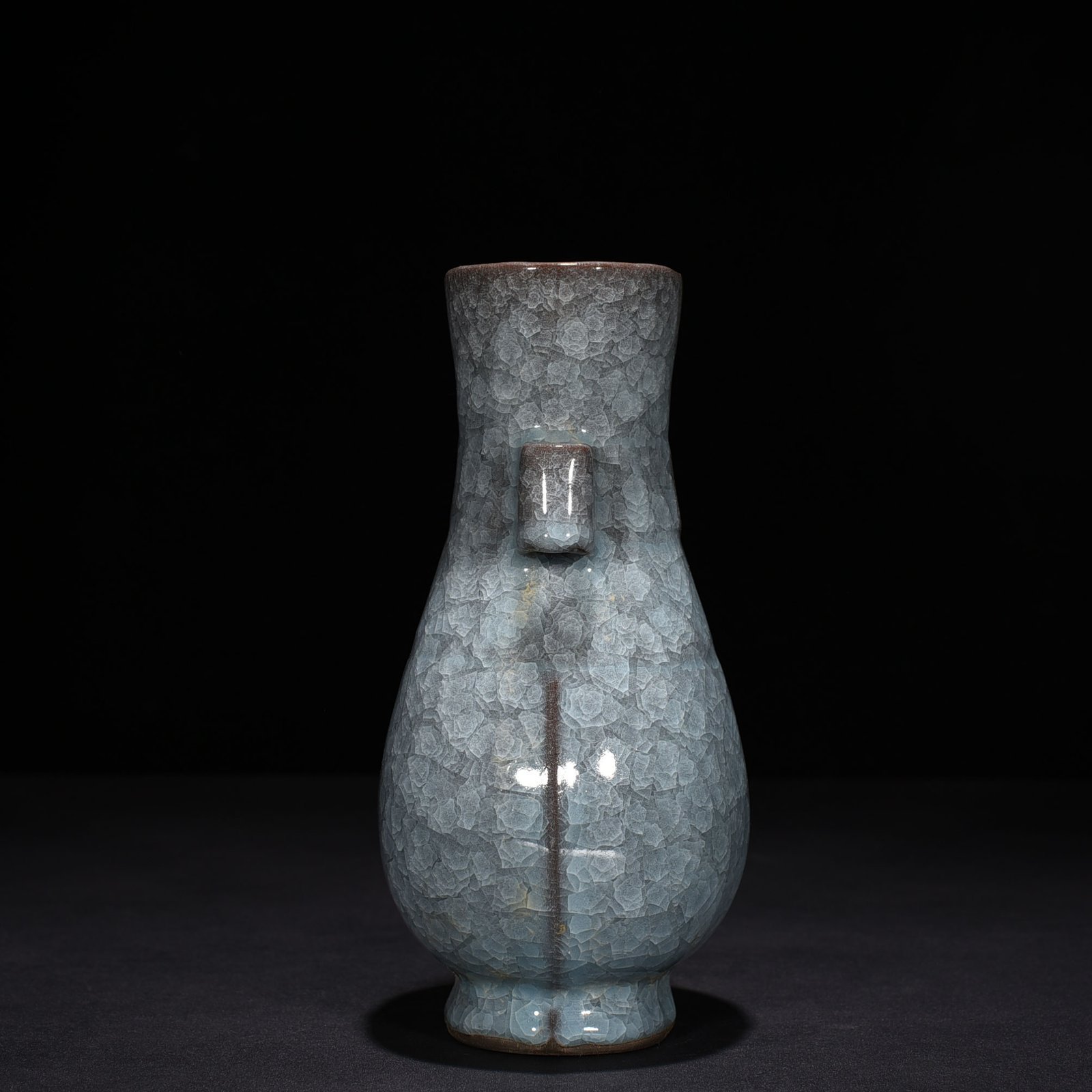 Song Dynasty kiln ice cracked through-ear bottle