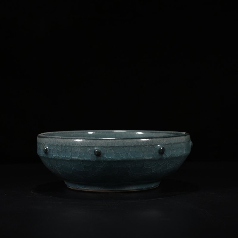 Song Dynasty Guan kiln ice crack drum nail wash