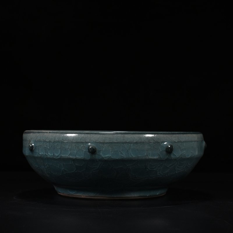 Song Dynasty Guan kiln ice crack drum nail wash