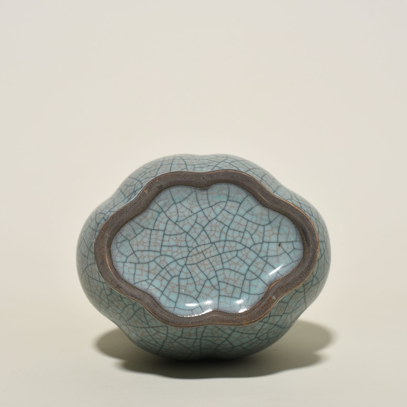 Song Dynasty azure glazed crabapple style through-ear vase