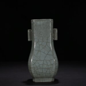 Song Dynasty Guan Kiln square vase