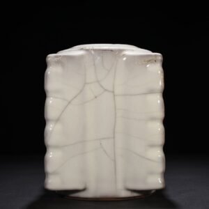Song Dynasty Official Kiln moon white glaze Cong vase