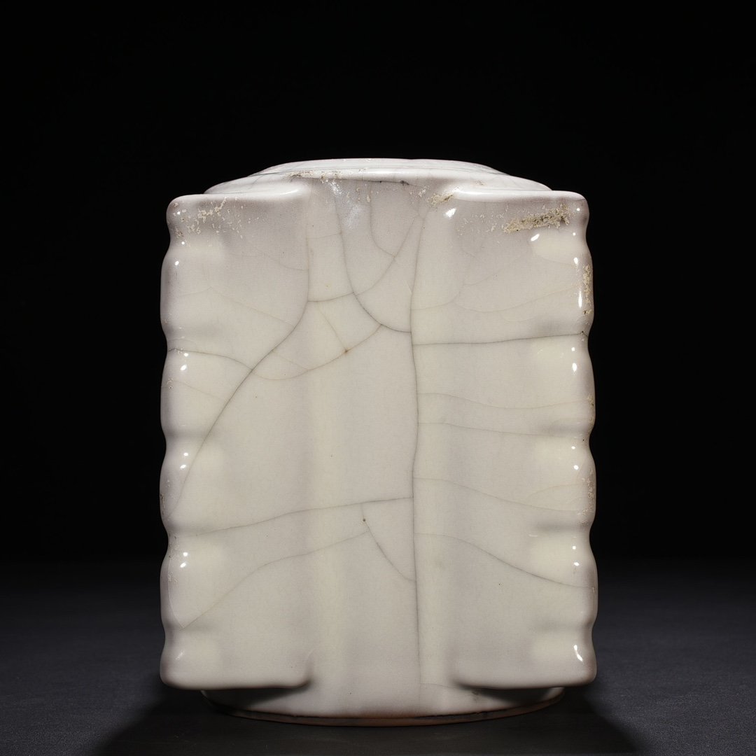Song Dynasty  Official Kiln moon white glaze Cong vase