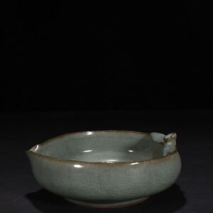 Song Dynasty Guan kiln peach-shaped washer