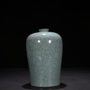 Song Dynasty Guan Kiln plum vase