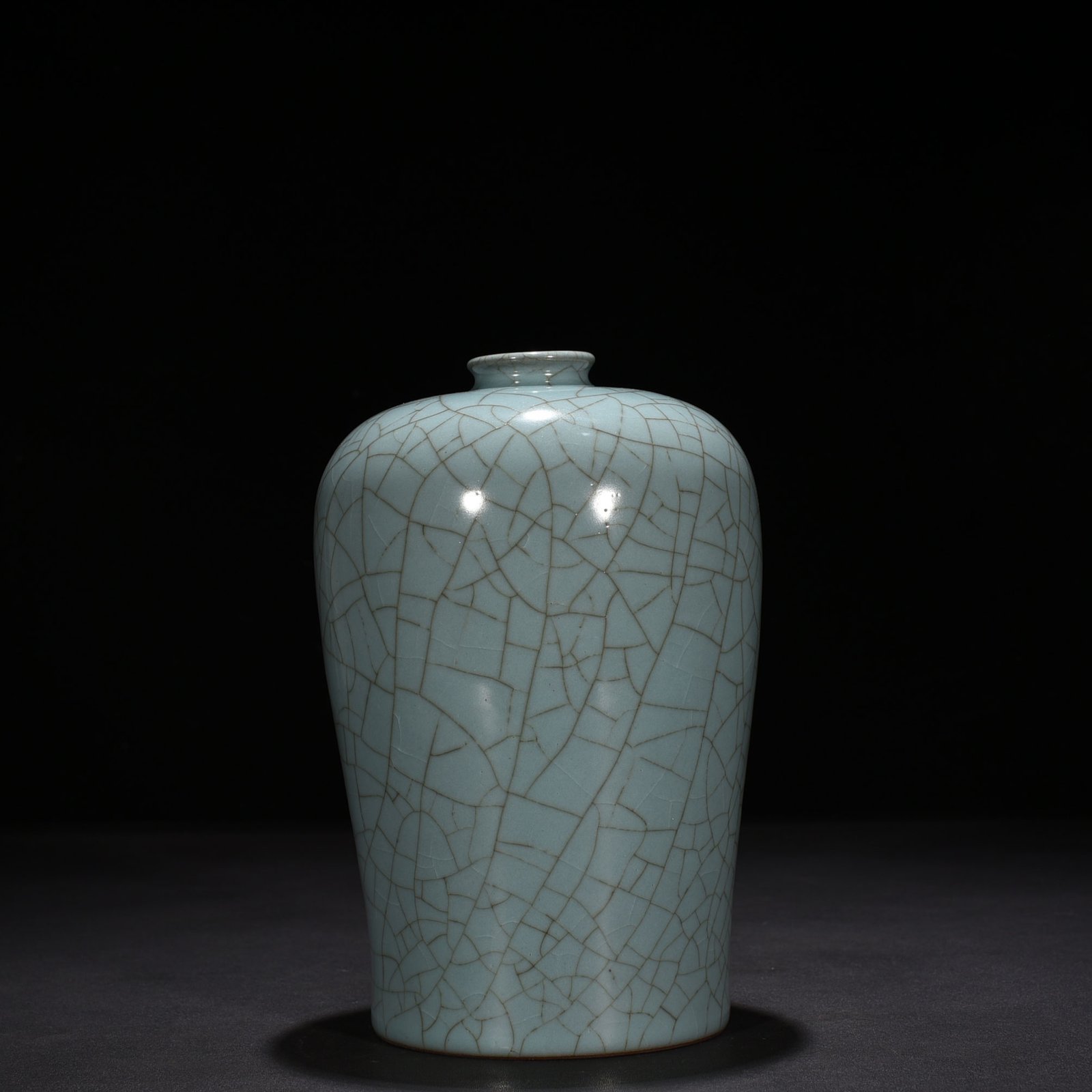 Song Dynasty Guan Kiln plum vase