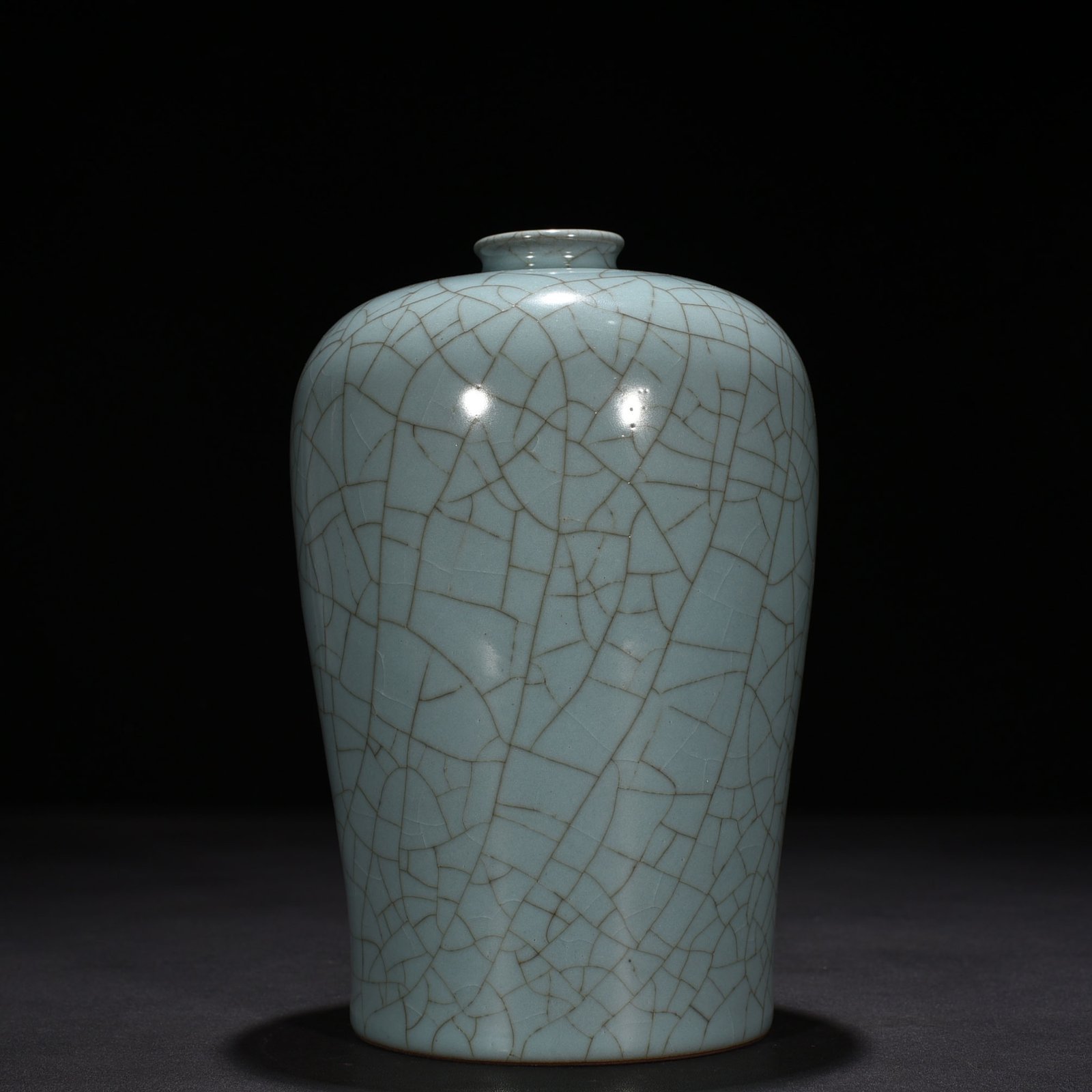 Song Dynasty Guan Kiln plum vase