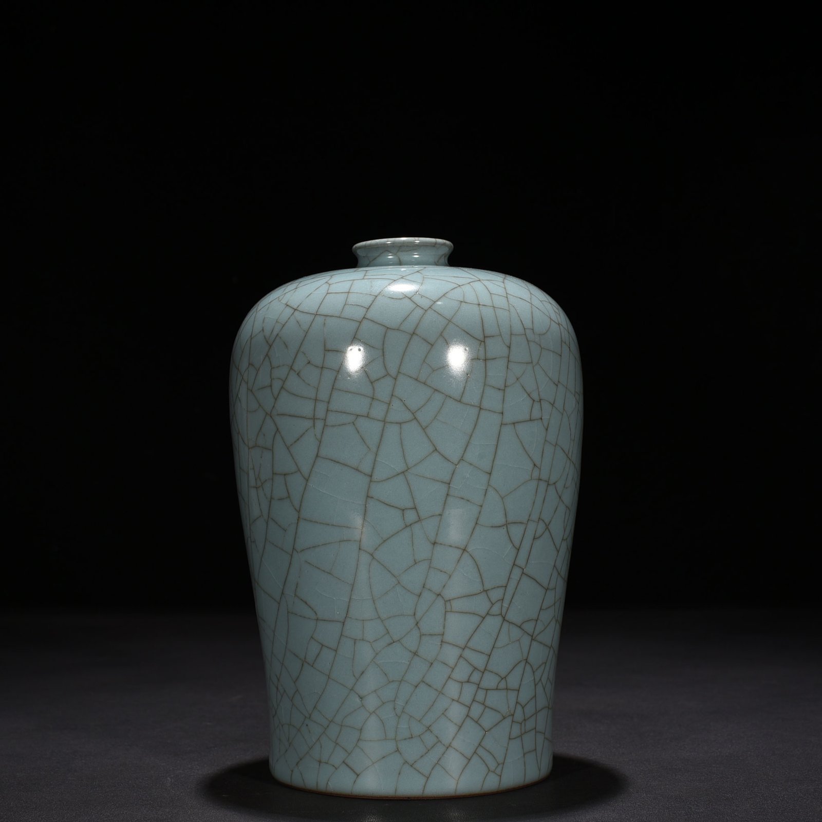Song Dynasty Guan Kiln plum vase