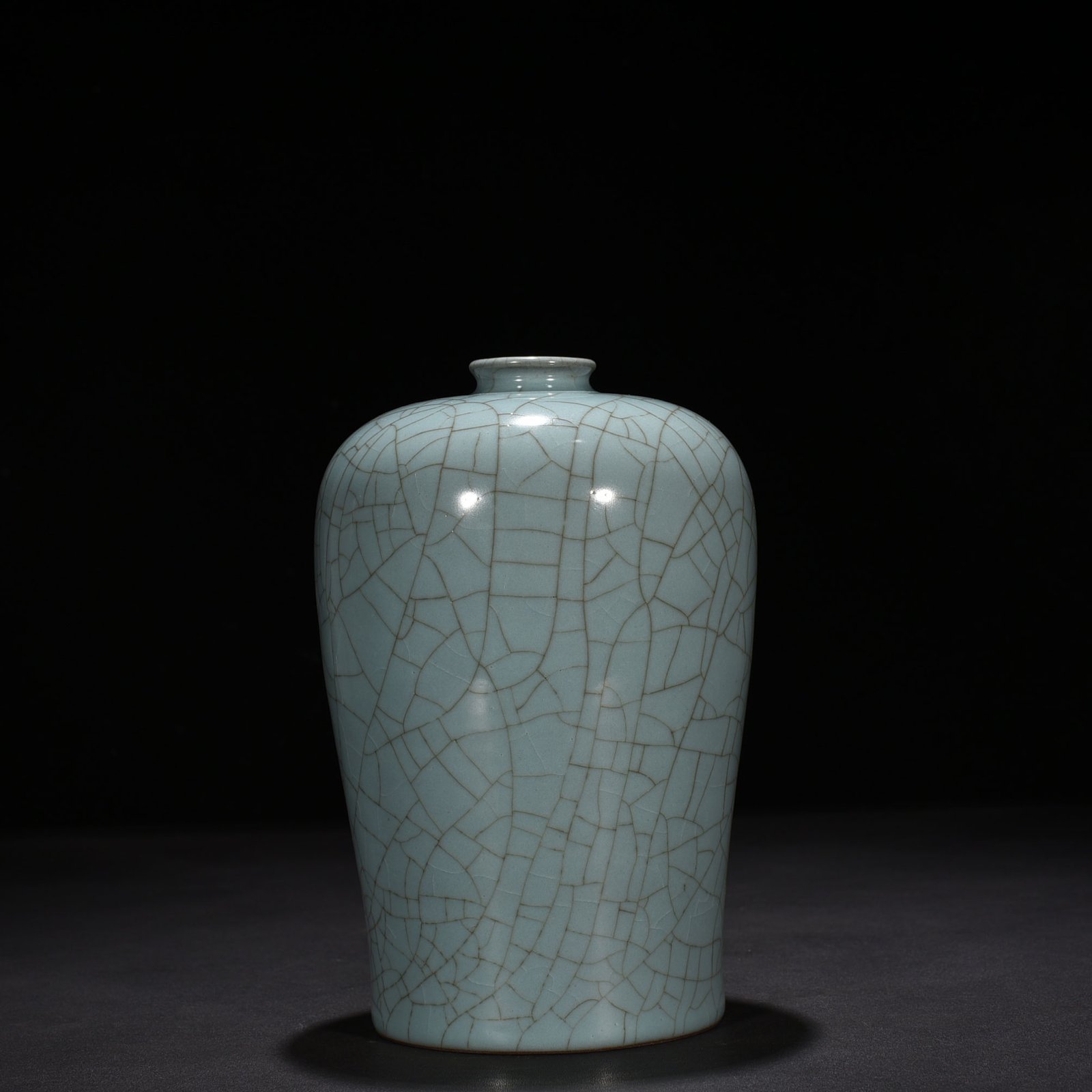 Song Dynasty Guan Kiln plum vase