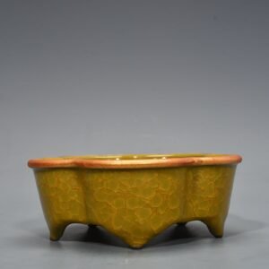 Song Dynasty Official kiln model yellow glaze ice cracked wash inlaid with gilt buckle