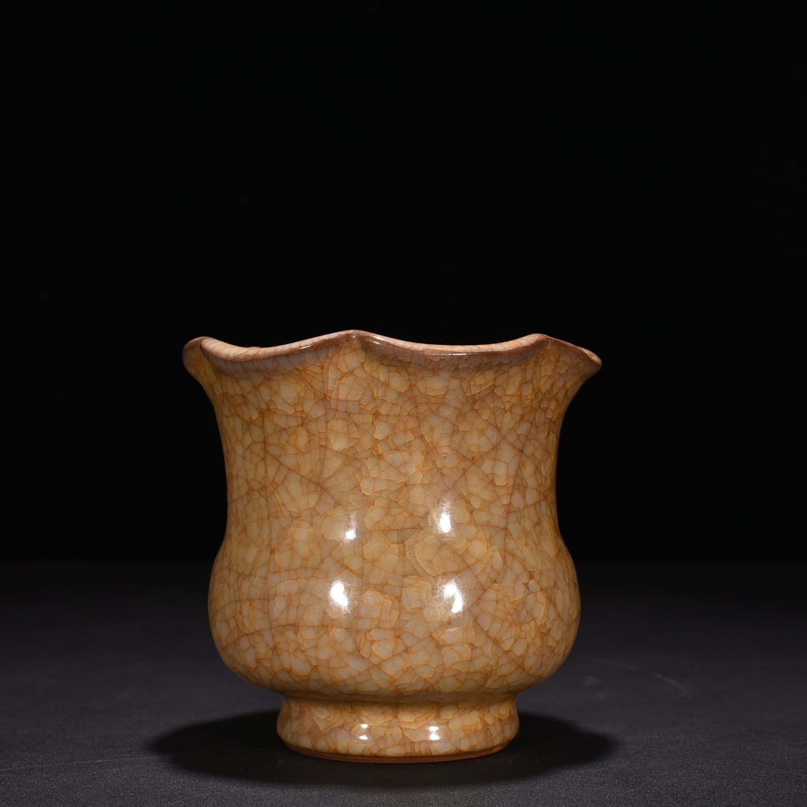 Song Dynasty kiln glaze ice cracked slag bucket