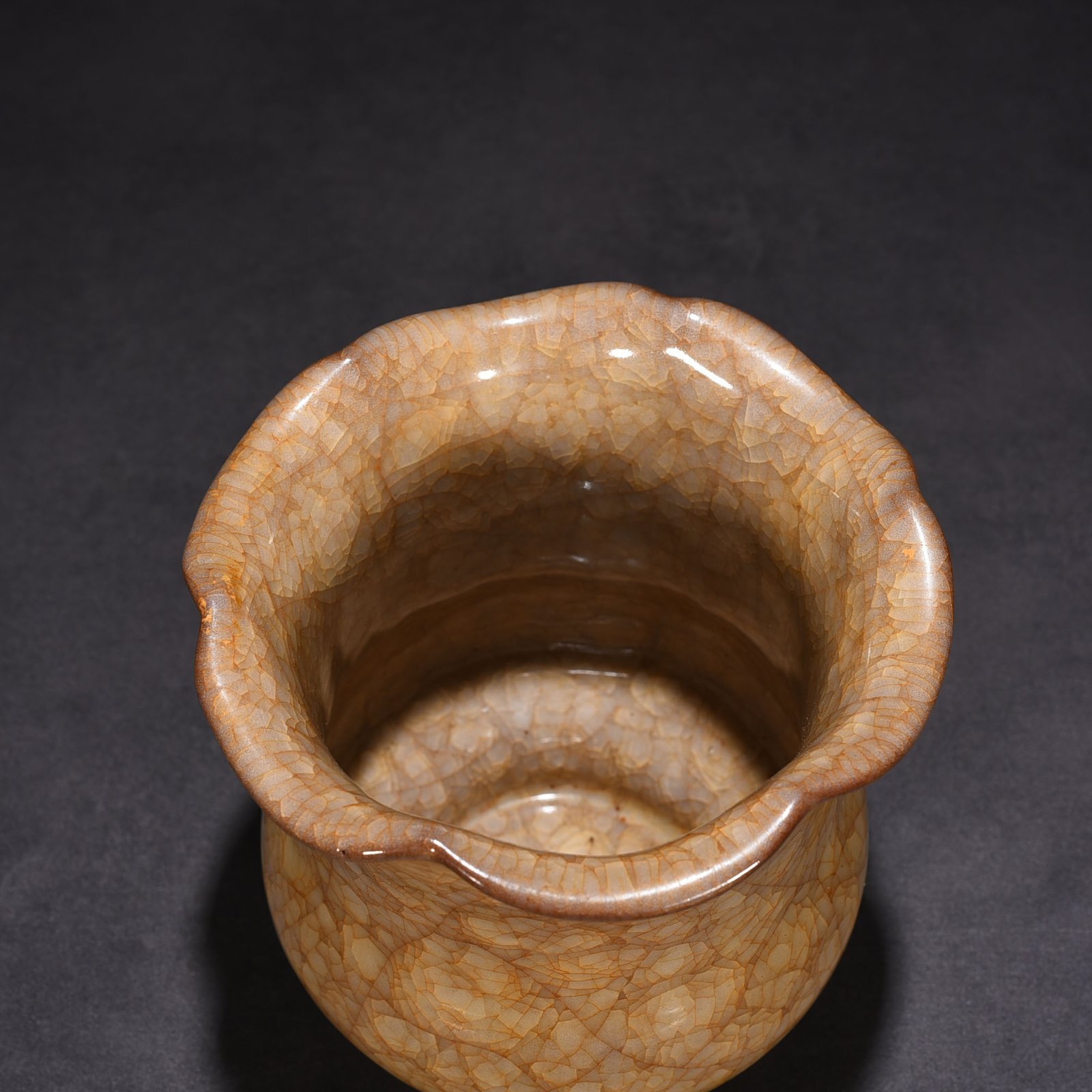 Song Dynasty kiln glaze ice cracked slag bucket