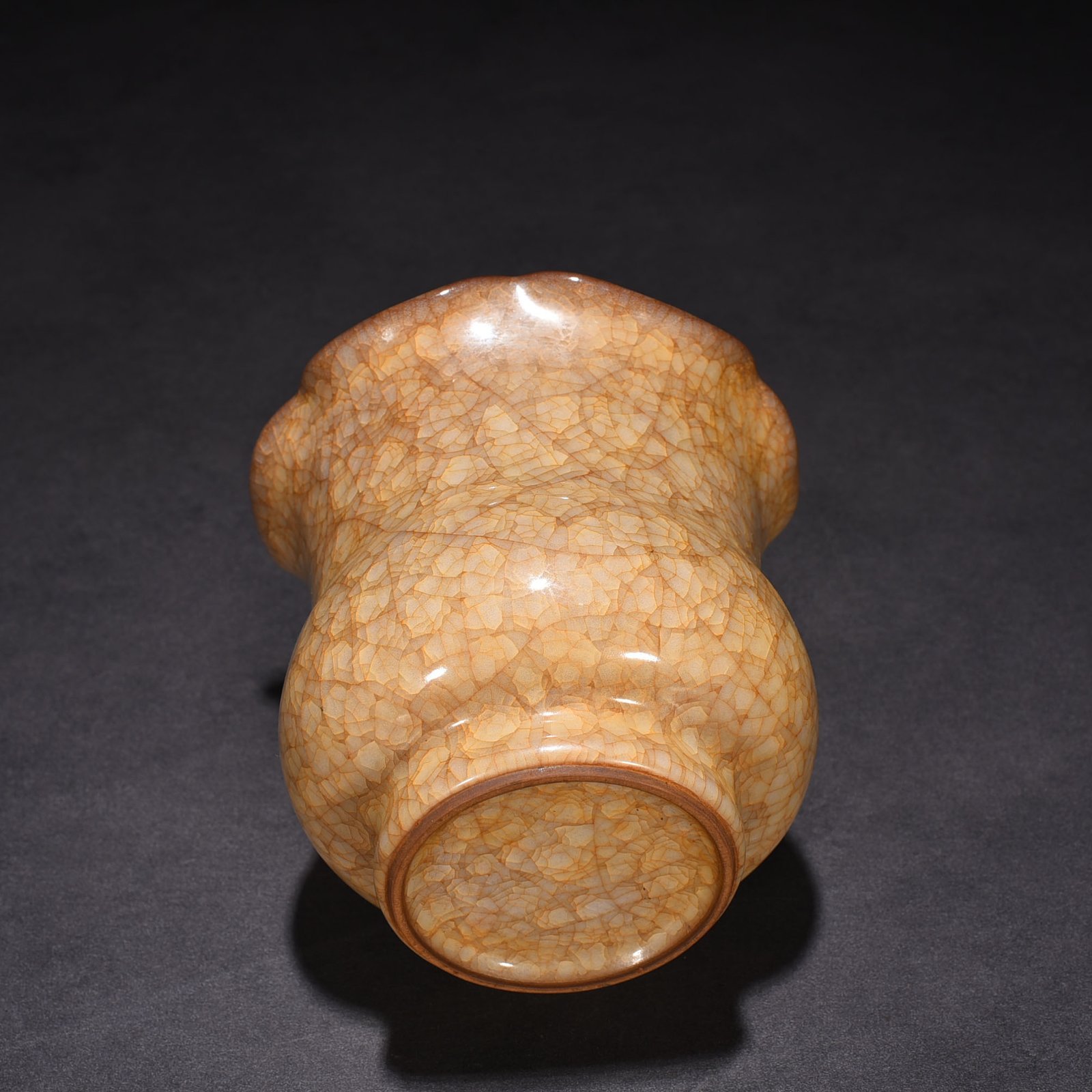Song Dynasty kiln glaze ice cracked slag bucket