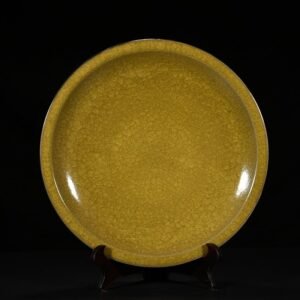 Song Dynasty Guan kiln glaze ice crackle dish