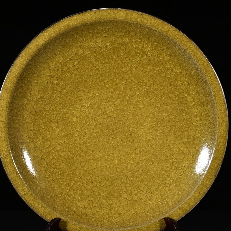Song Dynasty Guan kiln glaze ice crackle dish