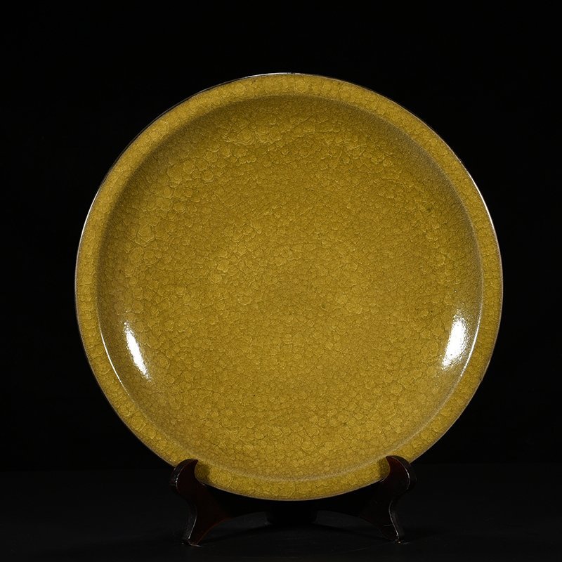 Song Dynasty Guan kiln glaze ice crackle dish