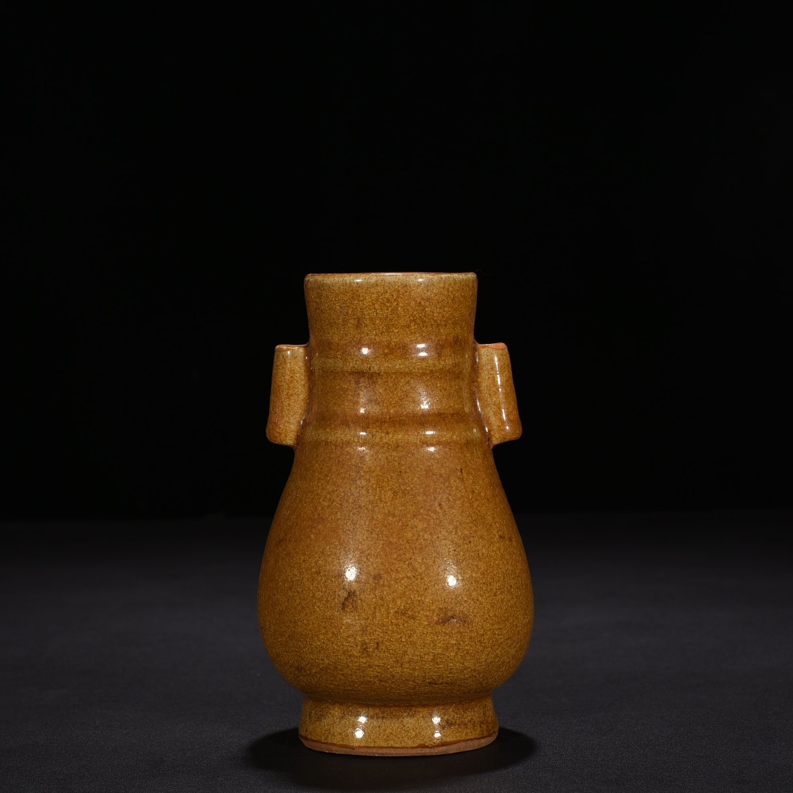 Song Dynasty official kiln glaze through-ear vase