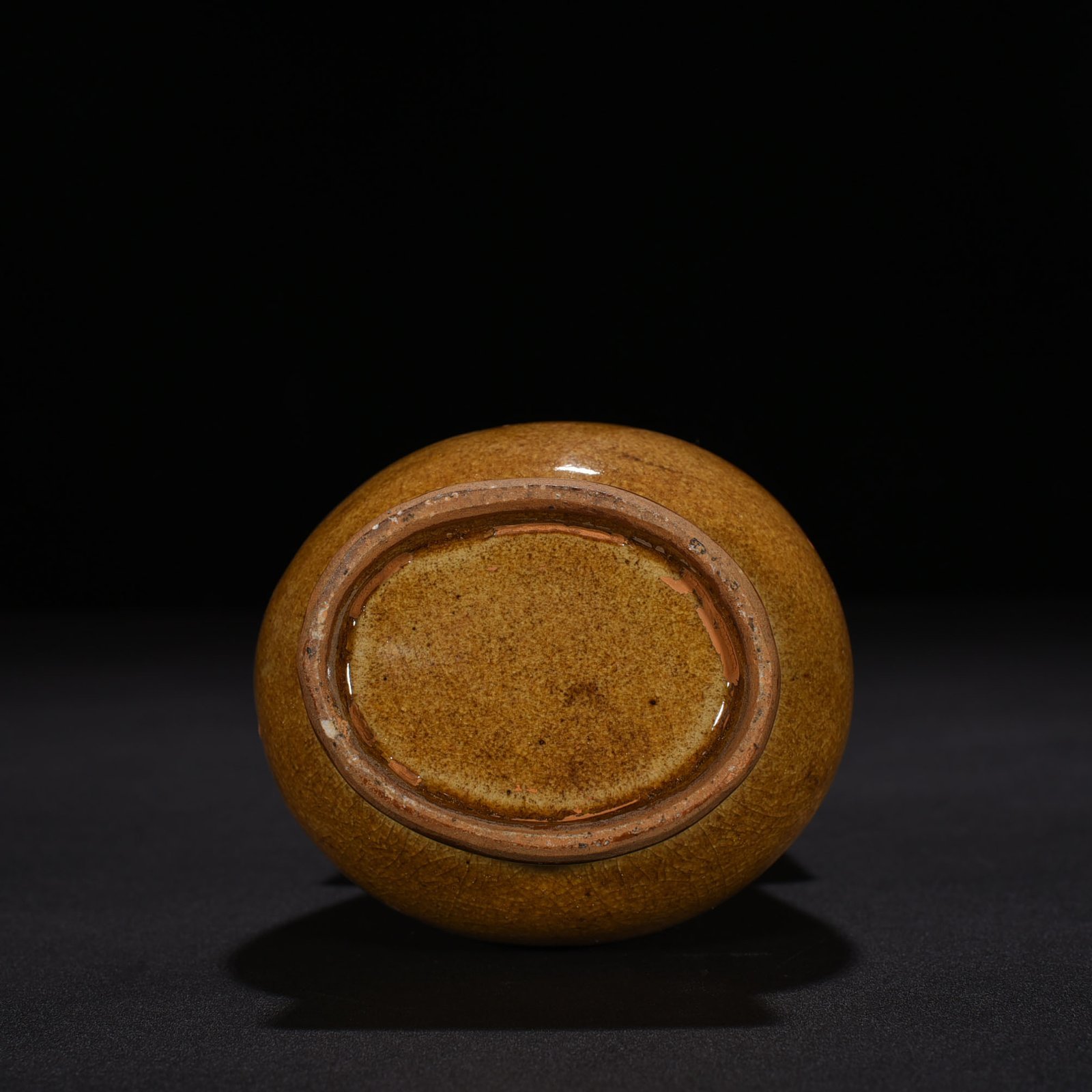 Song Dynasty official kiln glaze through-ear vase