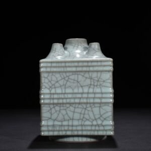 Song Dynasty official kiln five-tube square vase with dazzling pattern