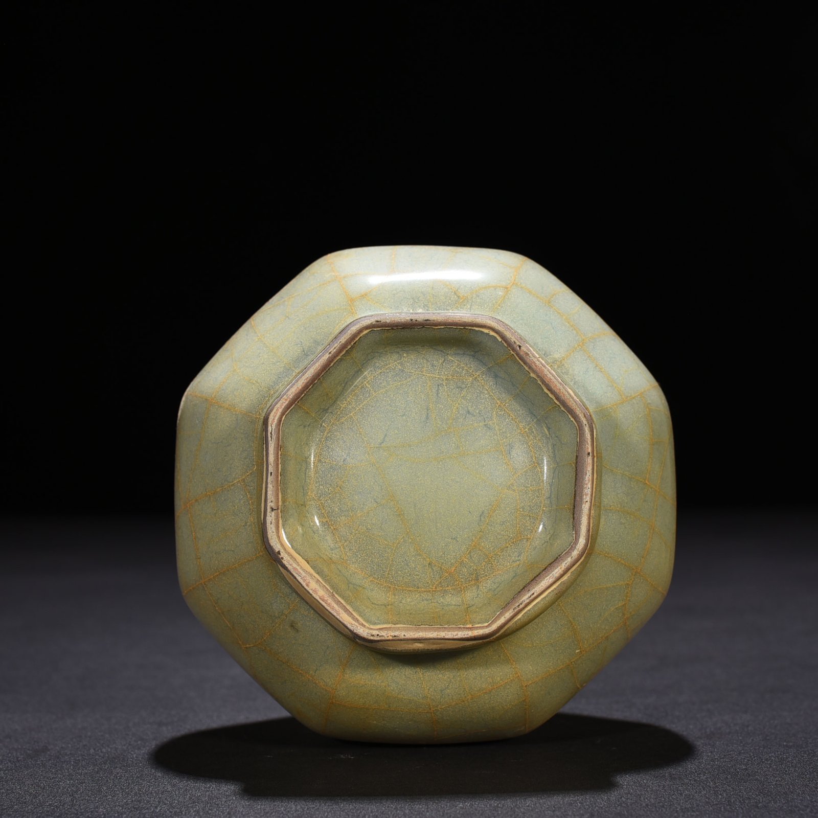 Song Dynasty official kiln dazzling pattern octagonal vase