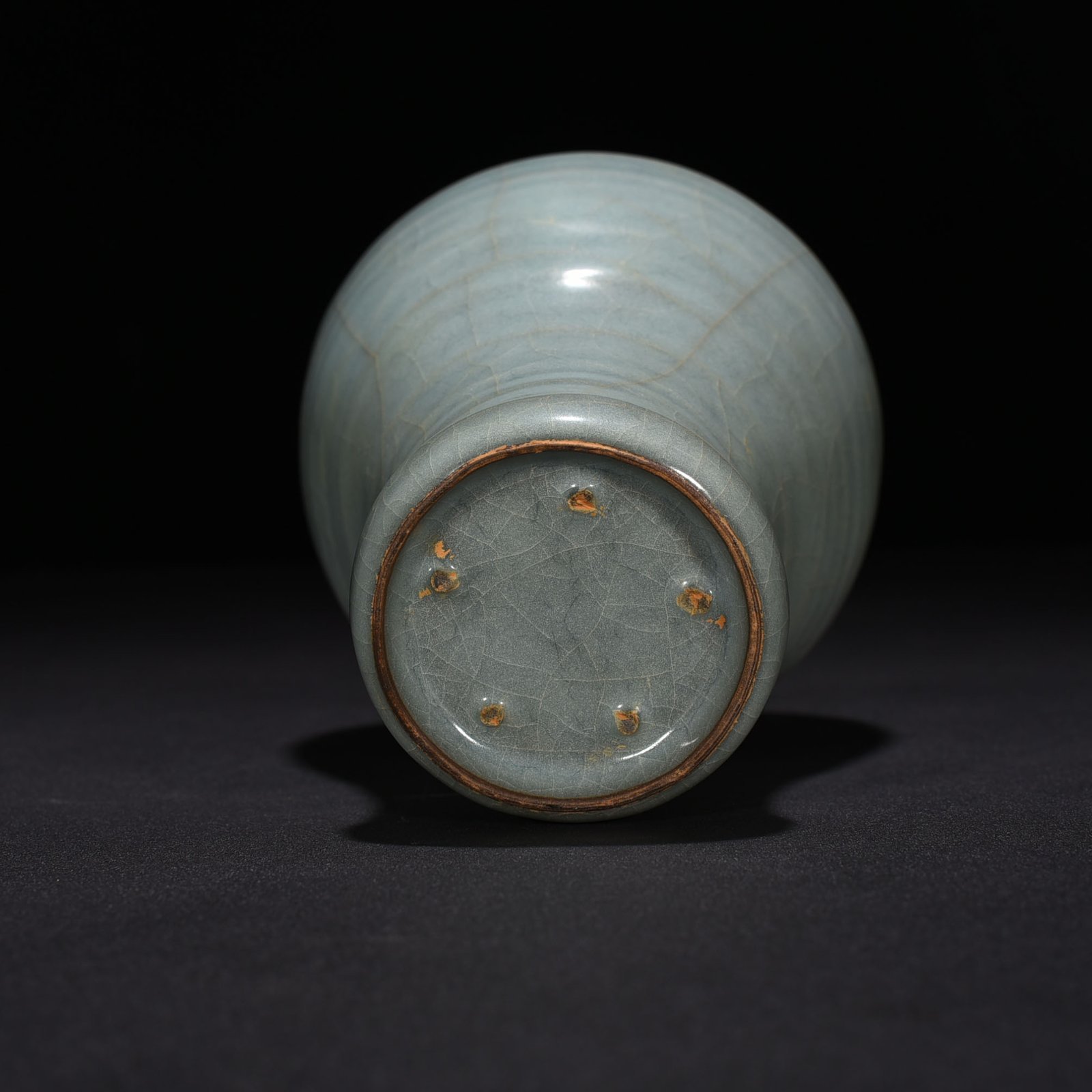 Song Dynasty official kiln dazzling pattern plum vase