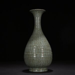 Song Dynasty official kiln dazzling pattern jade pot spring vase