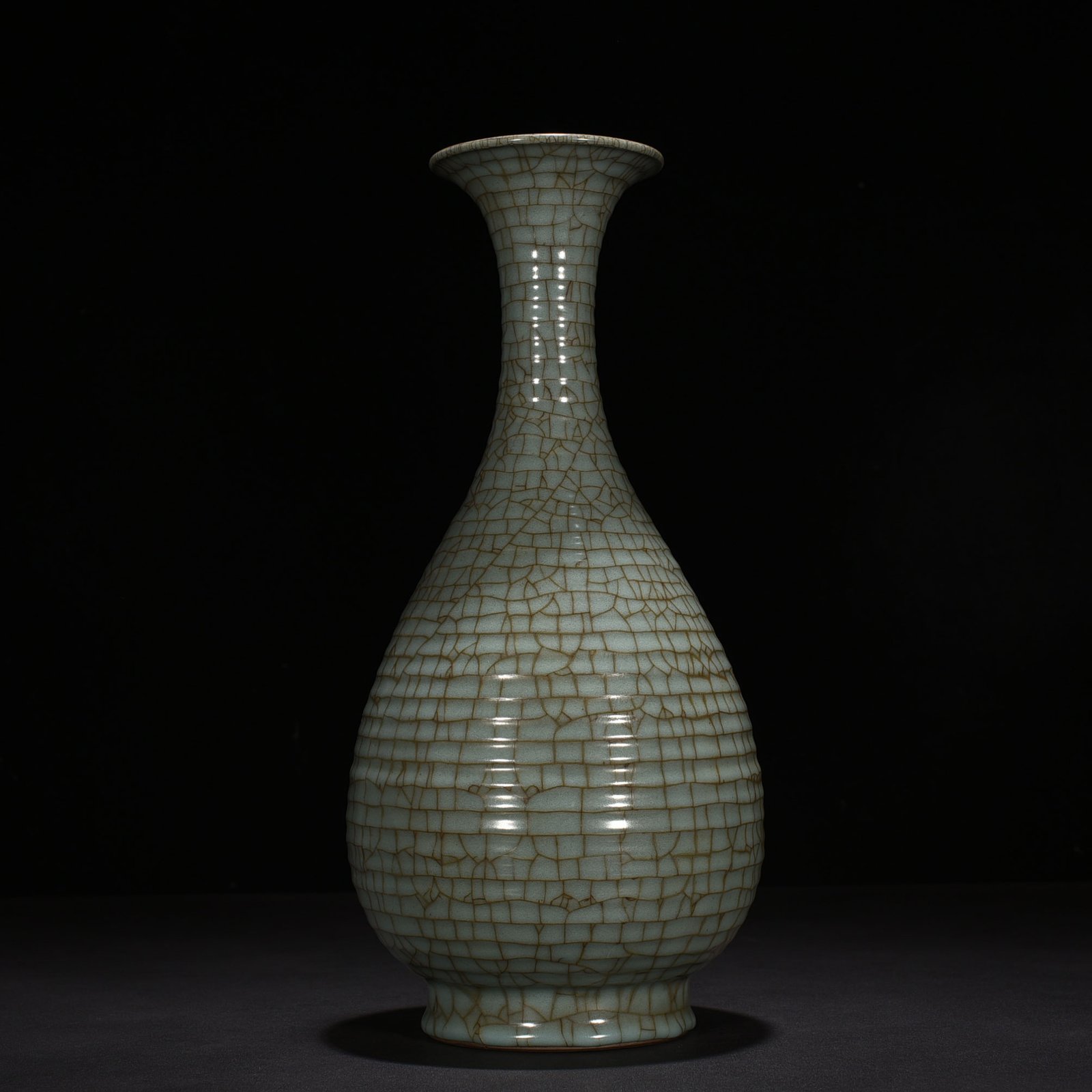 Song Dynasty official kiln dazzling pattern jade pot spring vase