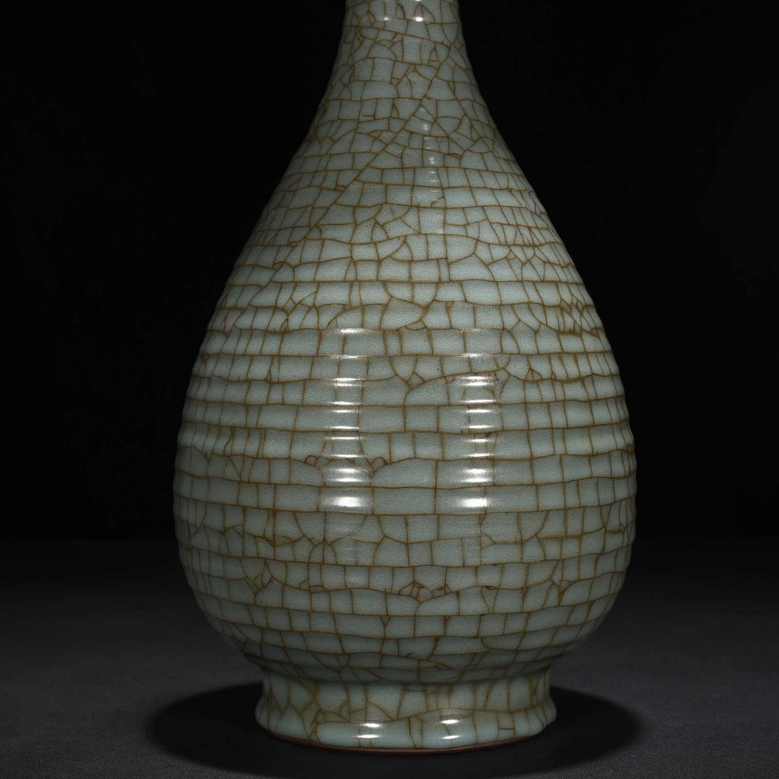 Song Dynasty official kiln dazzling pattern jade pot spring vase