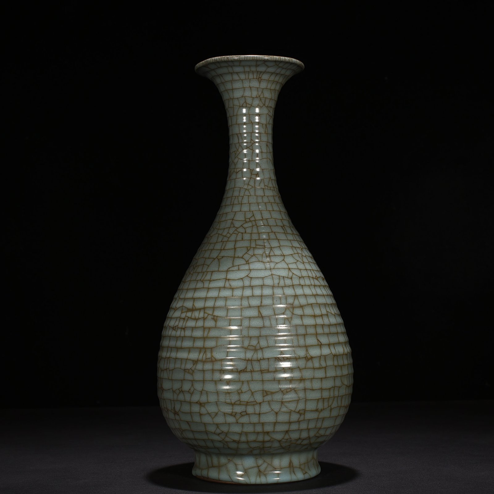 Song Dynasty official kiln dazzling pattern jade pot spring vase