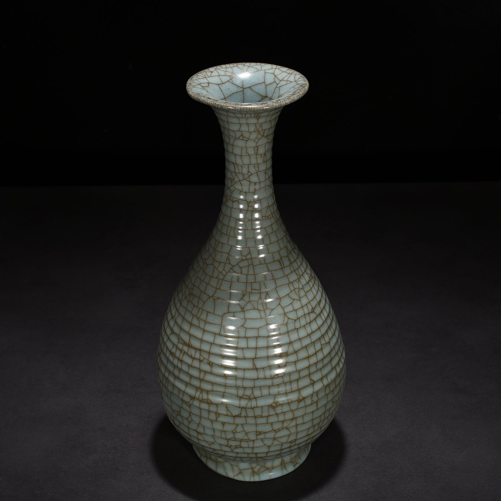 Song Dynasty official kiln dazzling pattern jade pot spring vase