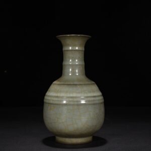 Song Dynasty official kiln dazzling pattern vase