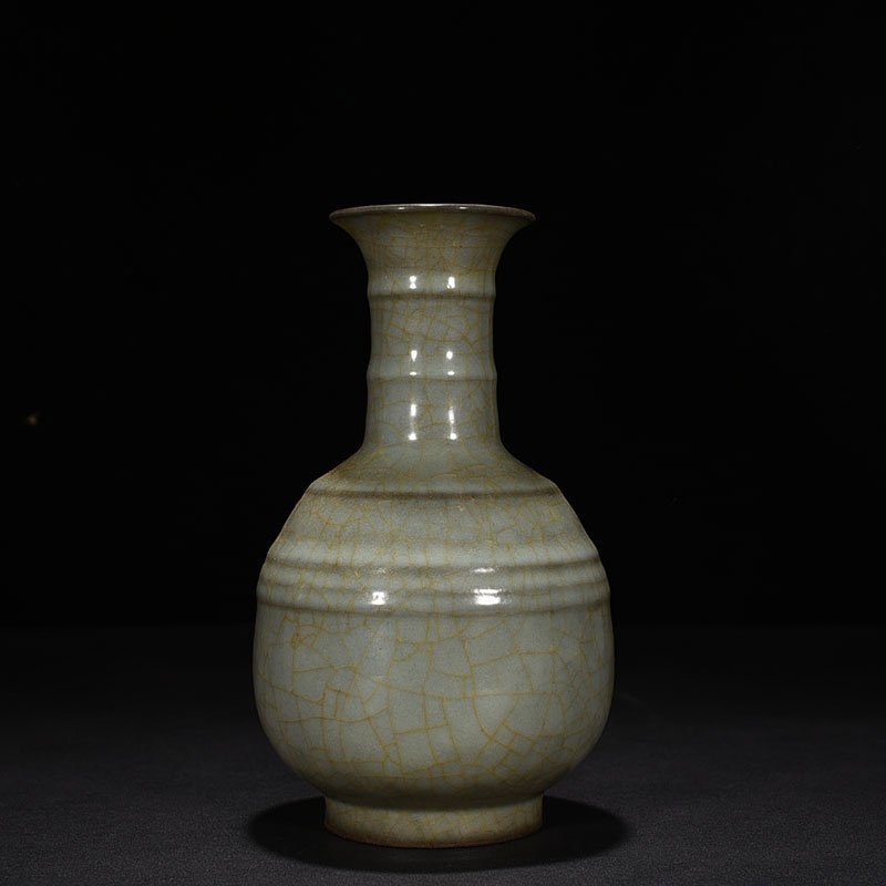 Song Dynasty official kiln dazzling pattern vase