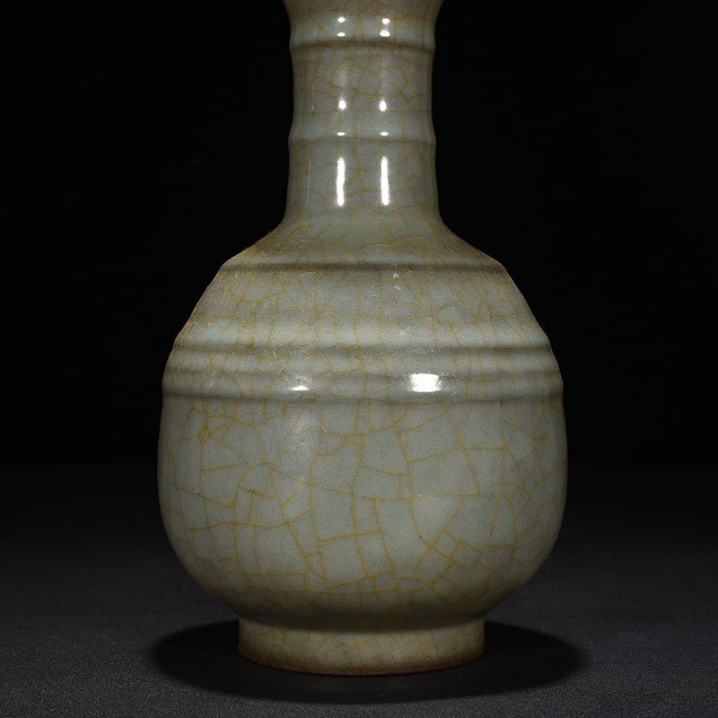Song Dynasty official kiln dazzling pattern vase