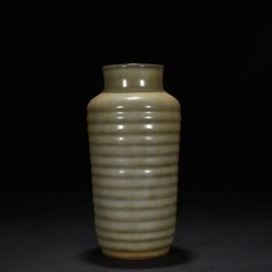 Song Dynasty official kiln dazzling pattern vase