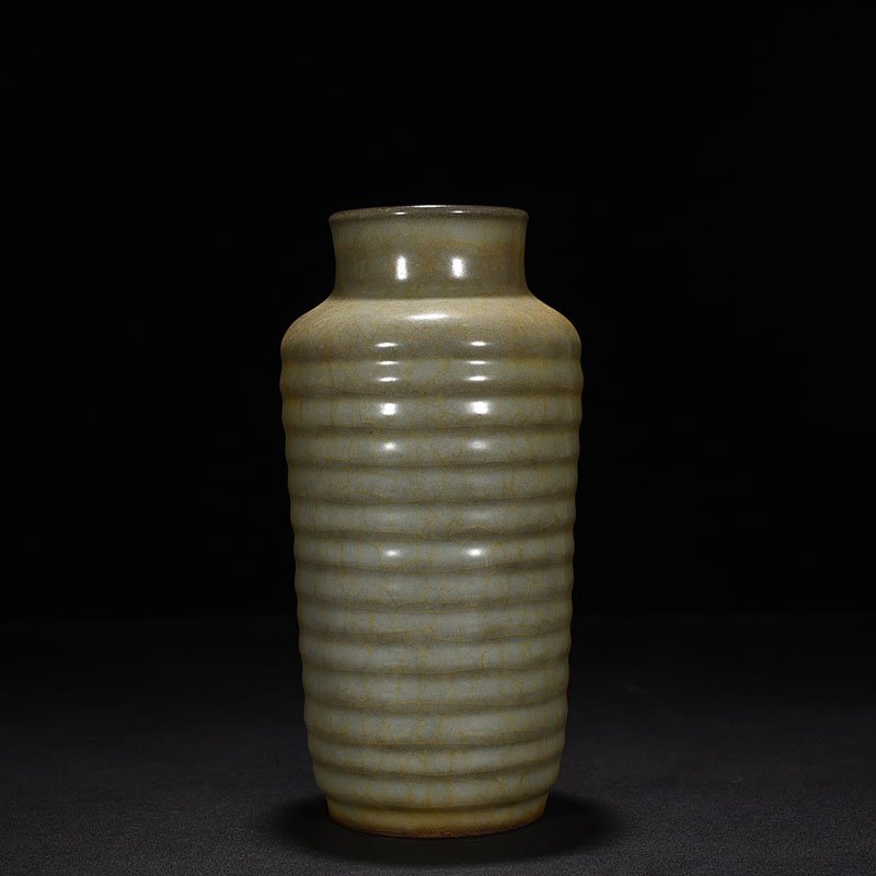 Song Dynasty official kiln dazzling pattern vase